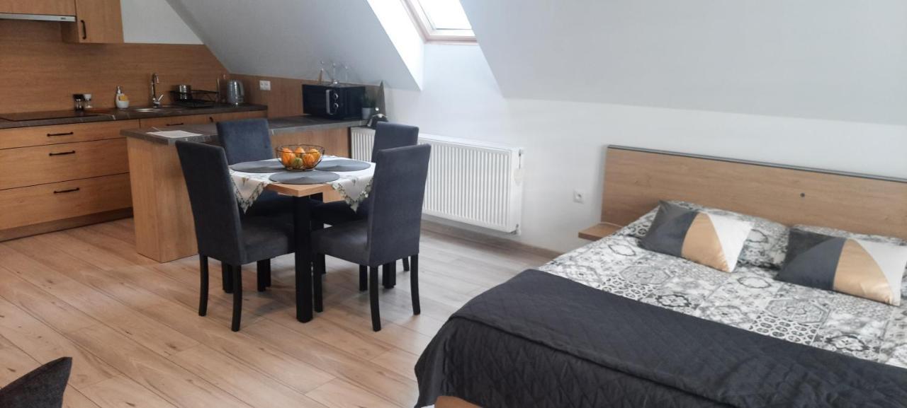 Apartamenty U Piotra Чарни-Дунаєц Екстер'єр фото